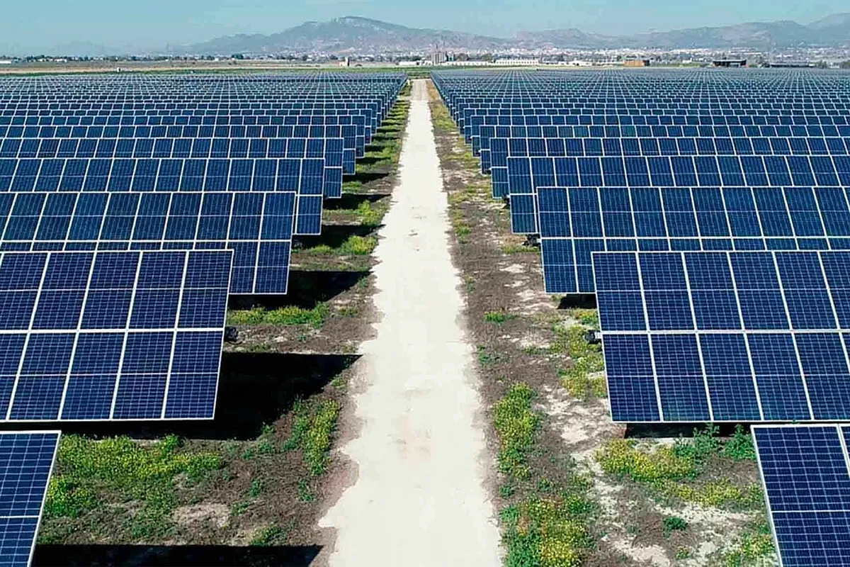 El autoconsumo solar da el 'sorpasso' por primera vez a las nucleares en España