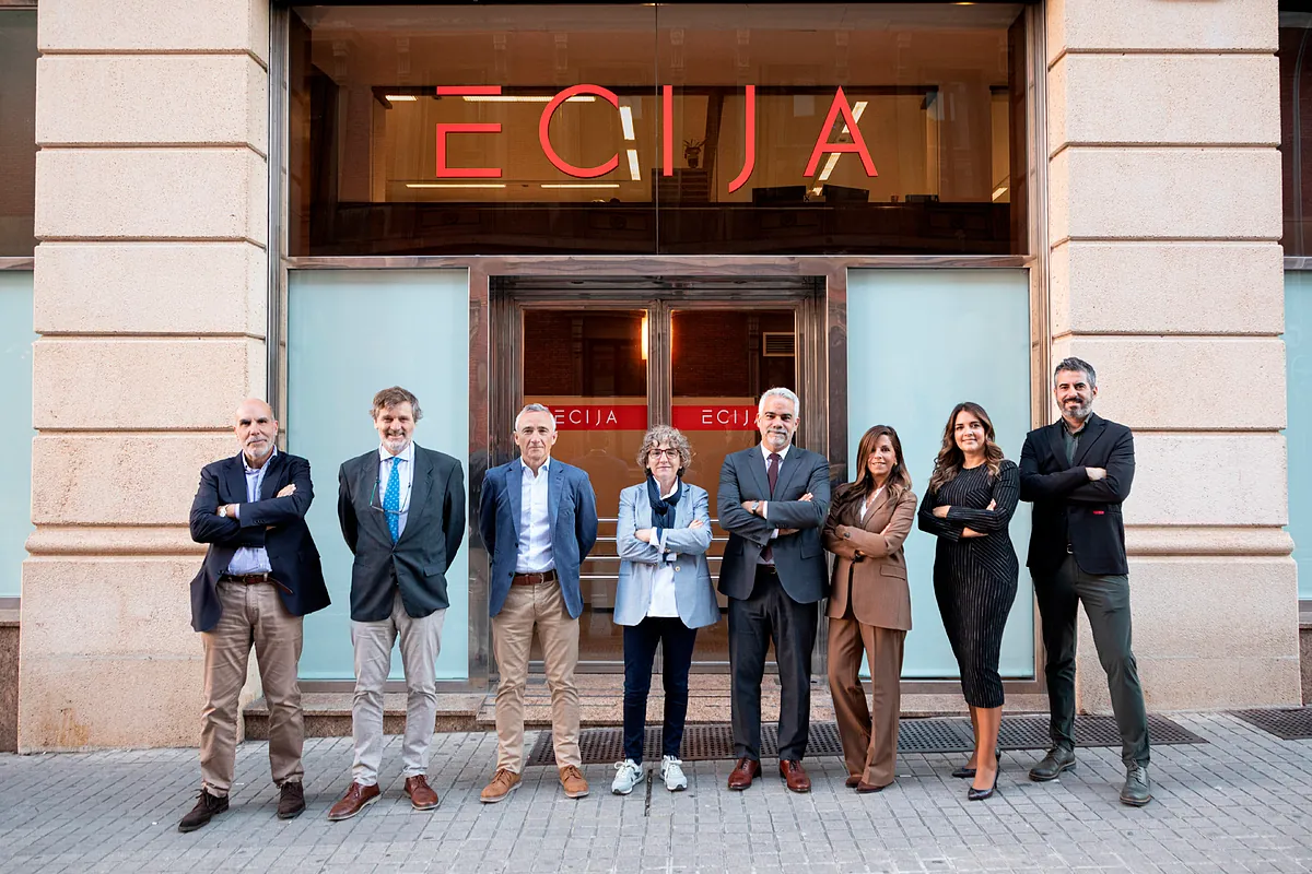 Ecija incorpora tres firmas en Navarra