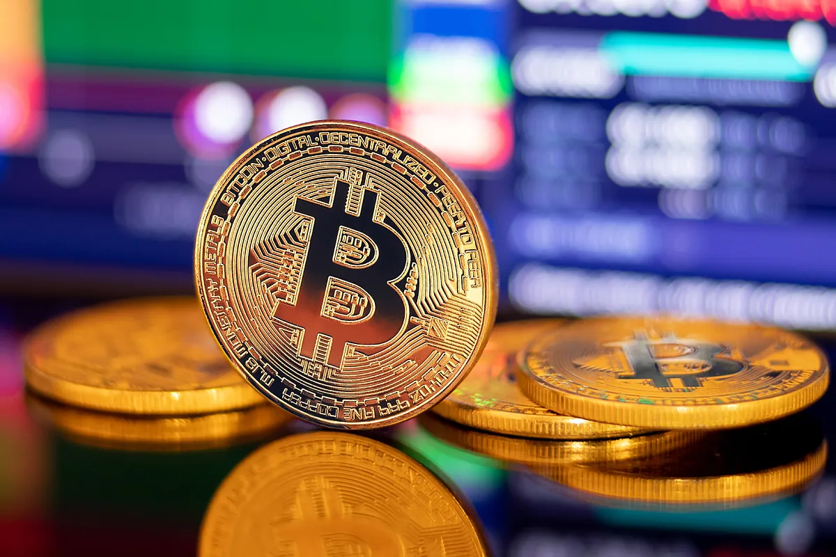 El bitcoin toca los 70.000 dólares y marca su segundo récord en la semana |  Mercados