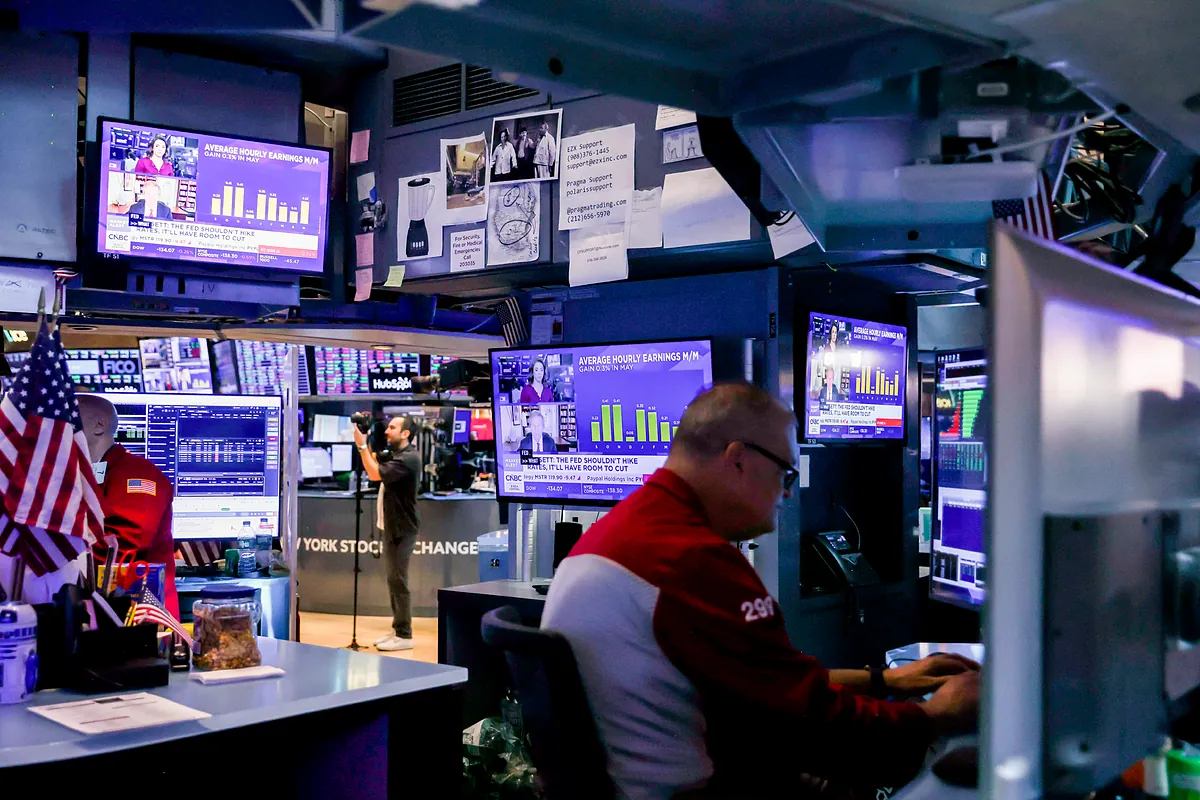Venta masiva de bonos dispara alarma global por sostenibilidad de finanzas públicas