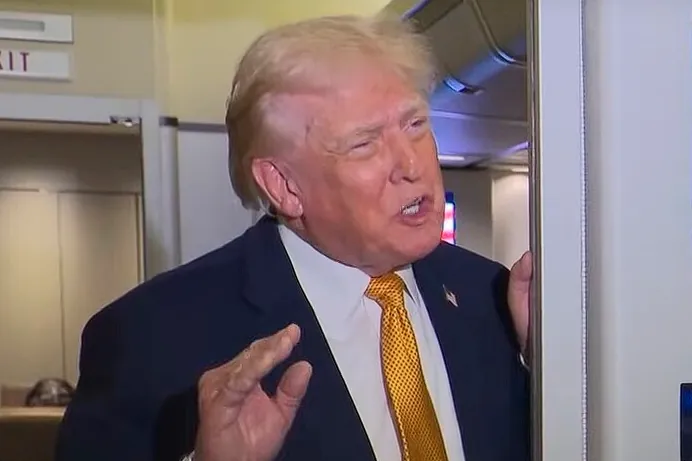 La Casa Blanca afirma que Trump no descarta usar al ejército para controlar Groenlandia