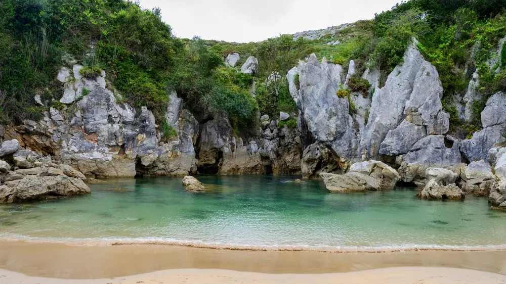 Siete maravillas naturales para refrescarse este verano