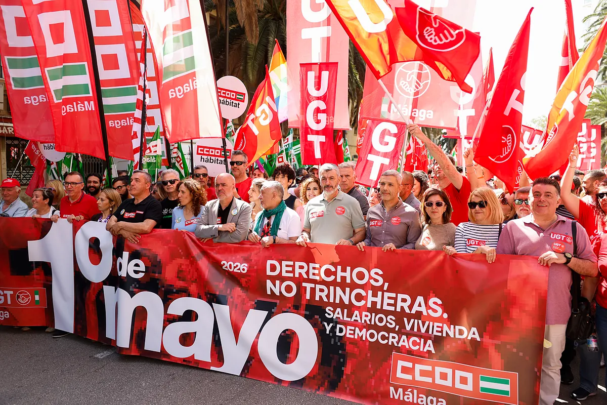 Miles de personas claman en Málaga por salarios dignos y vivienda asequible en un Primero de Mayo marcado por la campaña electoral andaluza — image 2