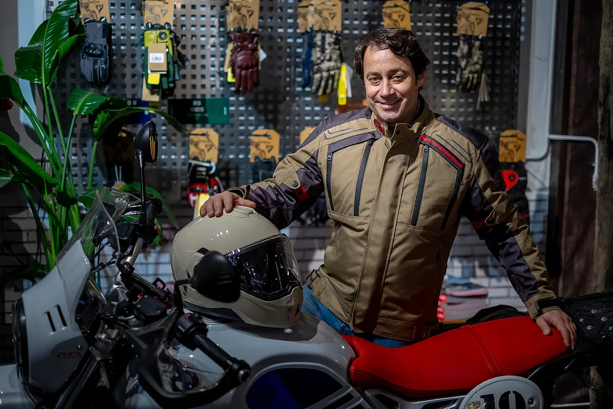 La empresa murciana que lleva la moda a la seguridad de los moteros