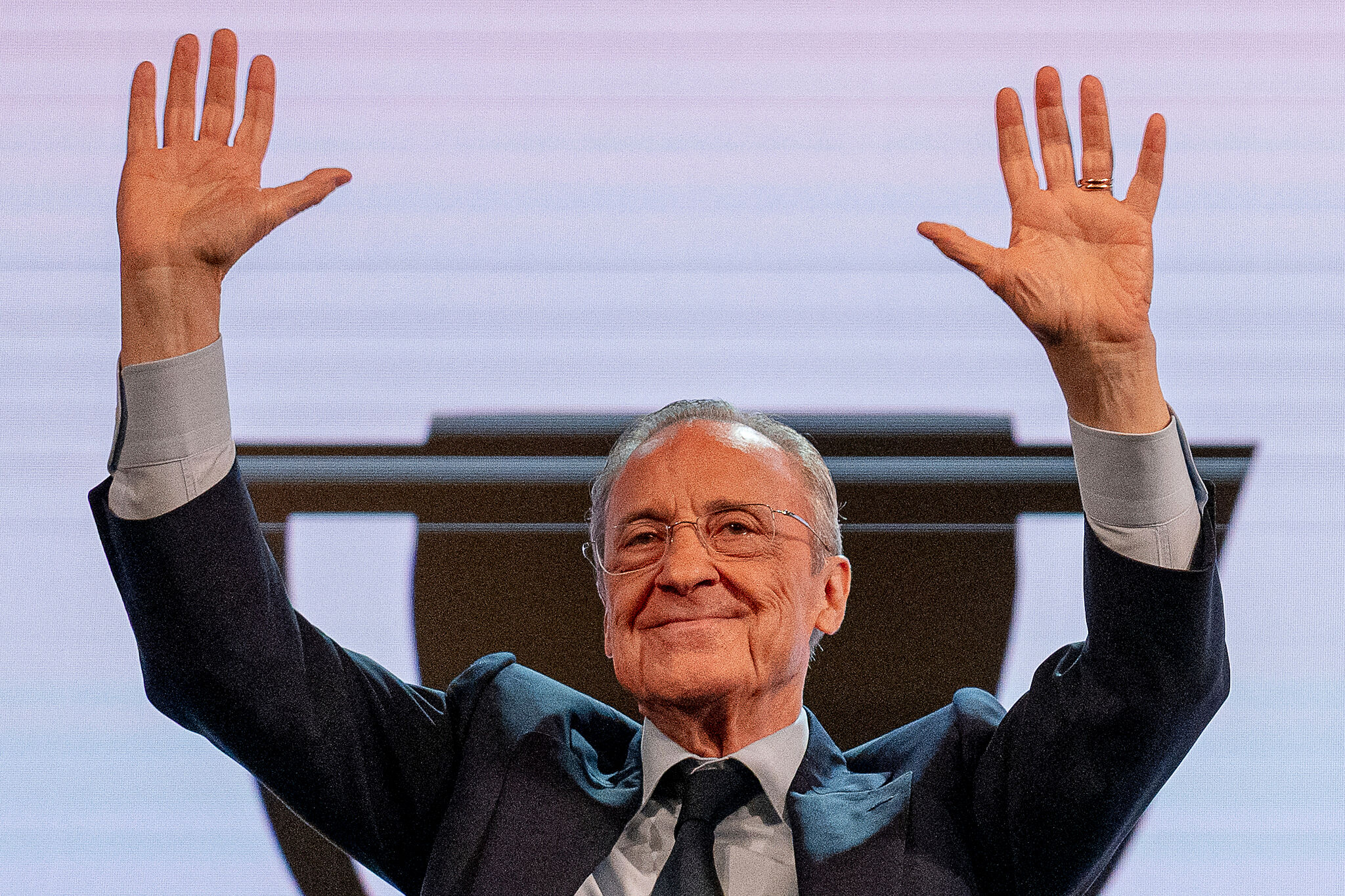 Florentino Pérez: "Es un orgullo que el Papa sea del Real Madrid"