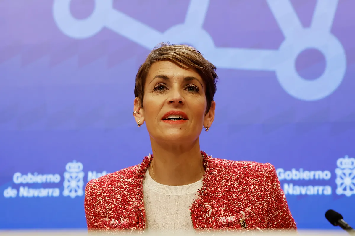 La presidenta de Navarra cesa a su vicepresidente primero y a su portavoz