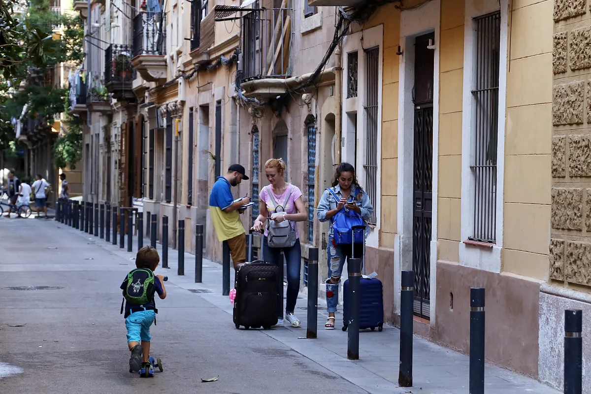 ¿Qué impacto tiene la regulación del alquiler turístico en ciudades como Barcelona?
