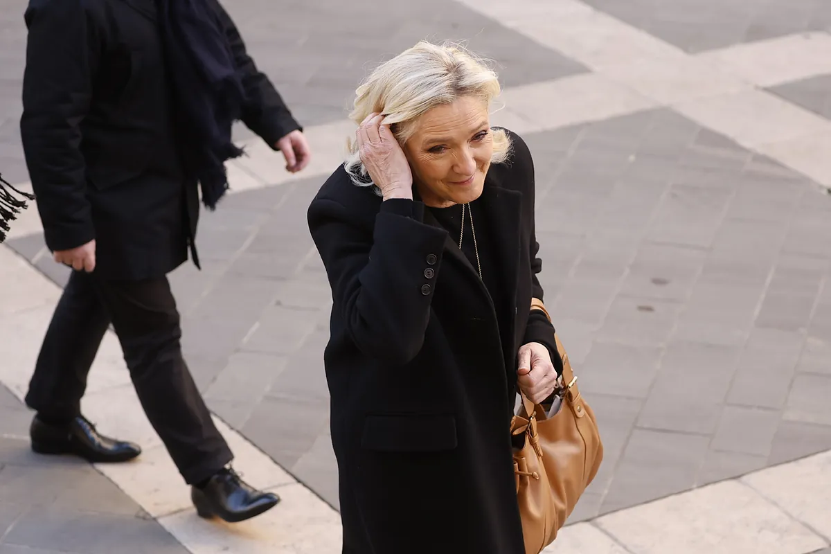 Marine Le Pen se juega sus ambiciones presidenciales en la apelación en los  tribunales | Financial Times
