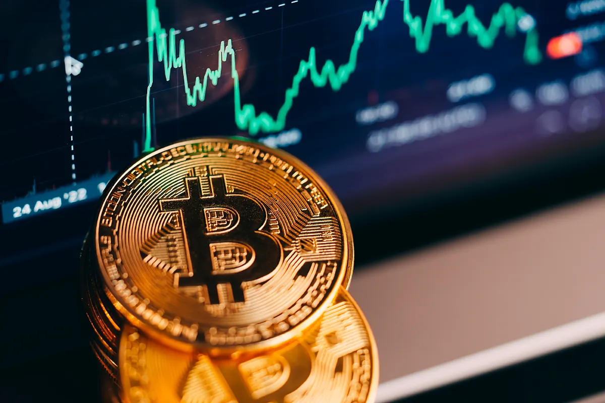 Bitcoin: El bitcoin cae cerca de un 13% en el primer año del nuevo mandato  de Donald Trump | mercados