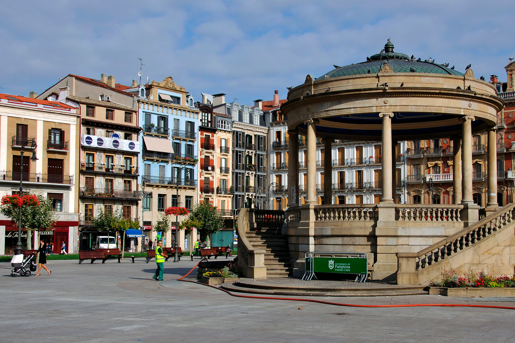 La compraventa de viviendas cae un 4,7% en marzo: ¿qué zonas lideran las caídas?