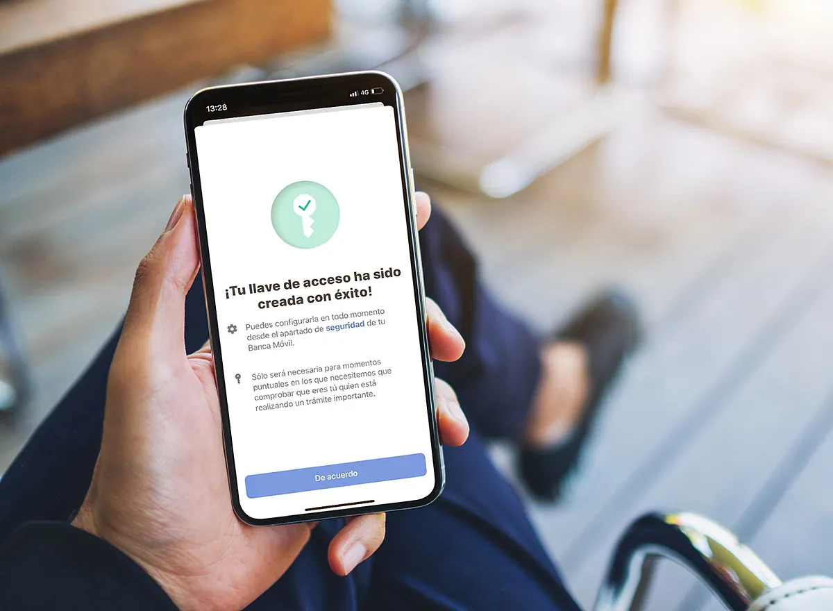 ABANCA, primer banco español en implantar la tecnología de llaves de acceso  en la banca móvil | UEstudio