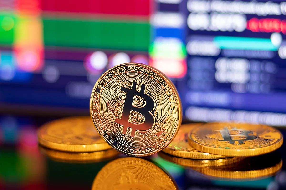 El bitcoin prolonga su escalada con un récord sobre los 72.400 dólares |  Criptomonedas