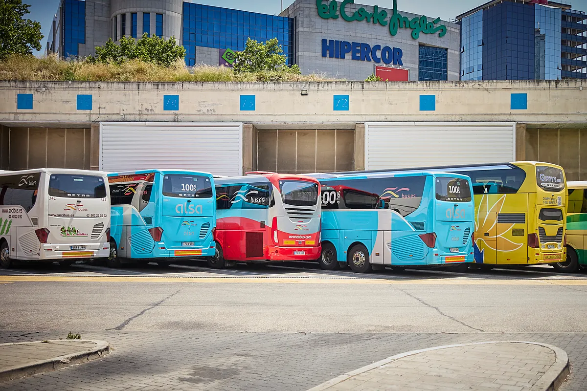 La pelea judicial del autobús frena contratos por más de 3.000 millones