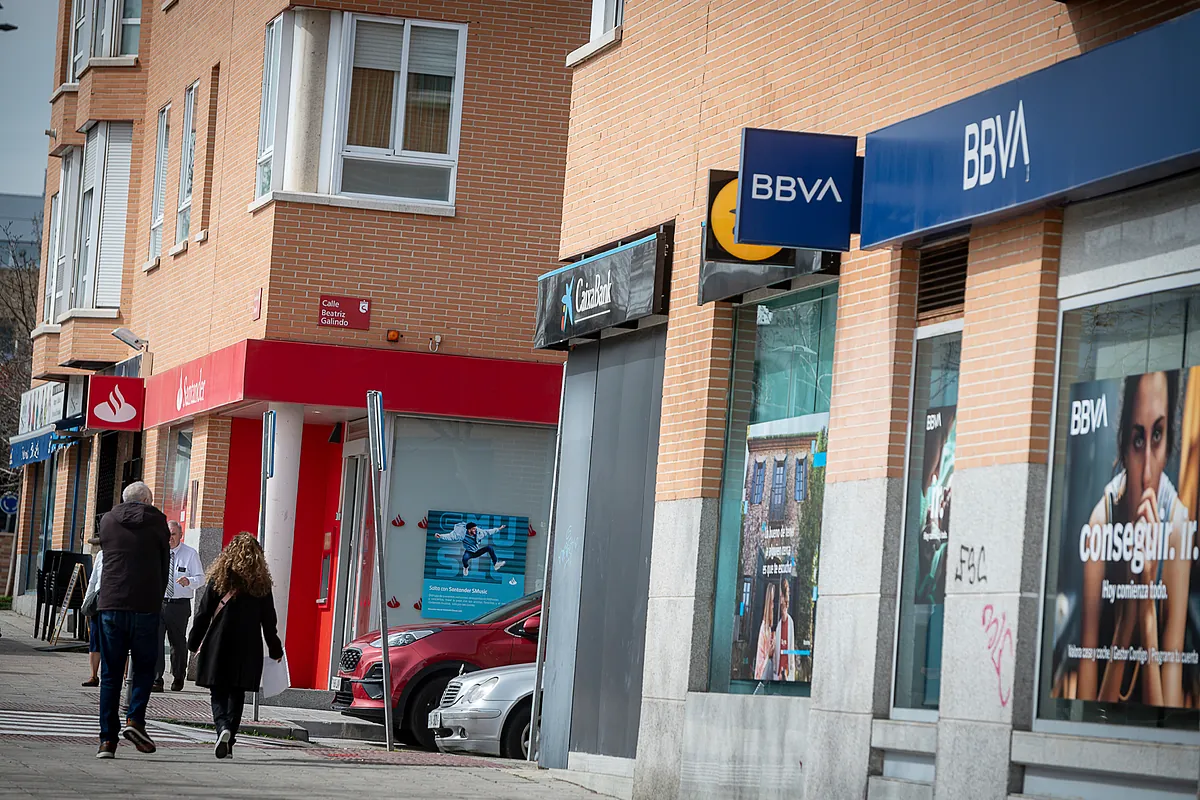 Spanish banks offer bonuses to attract investment funds from rivals