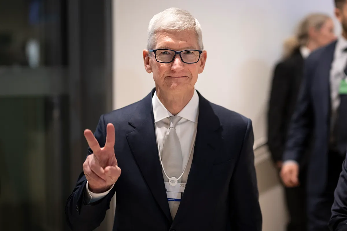 El consejero delegado de Apple, Tim Cook, descarta que vaya a retirarse este año