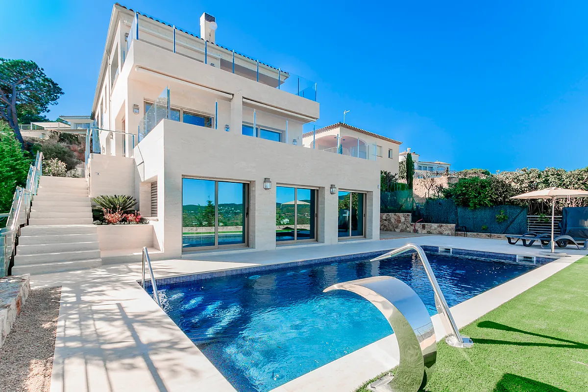 Cerco a la vivienda no habitual: más fiscalidad y subidas de impuestos