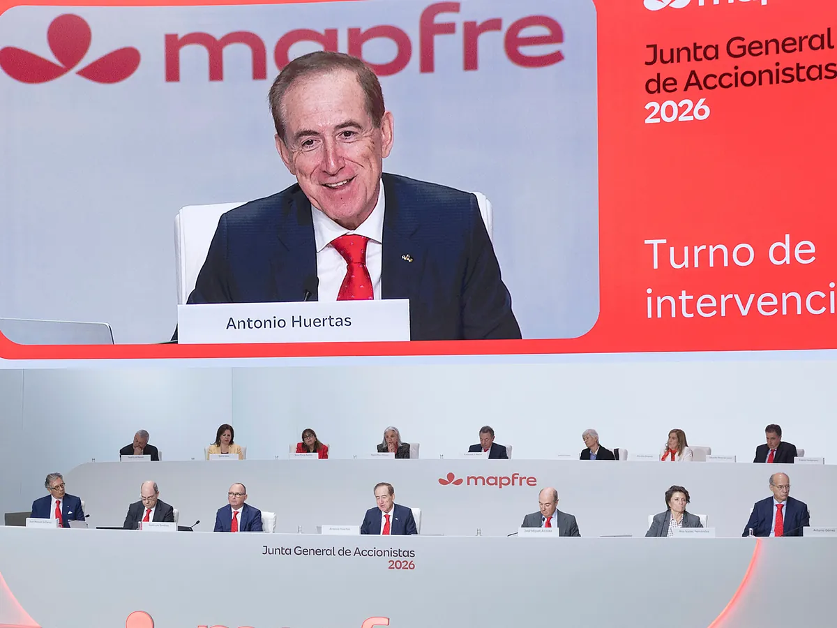 Sede de Mapfre y logotipos corporativos