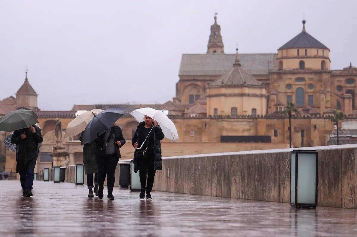 La borrasca Kristin pone en alerta a España