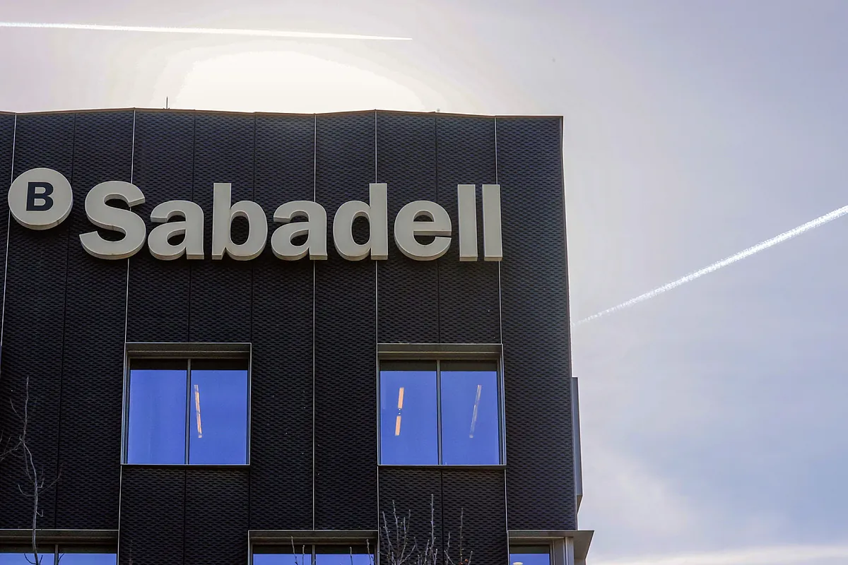 Sabadell amplía el rally y cotiza aún a 2.100 millones de la prima | Banca