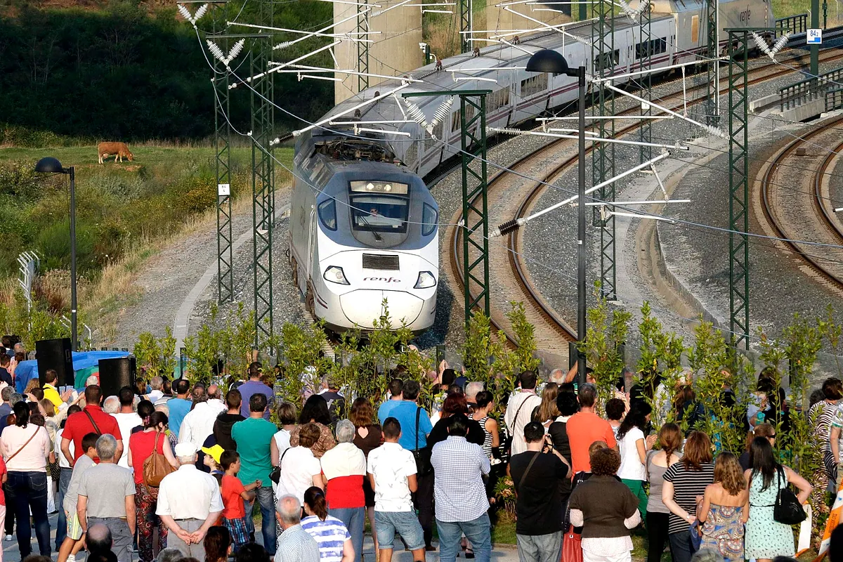 Absuelven al ex alto cargo de Adif por el accidente de Angrois y ...