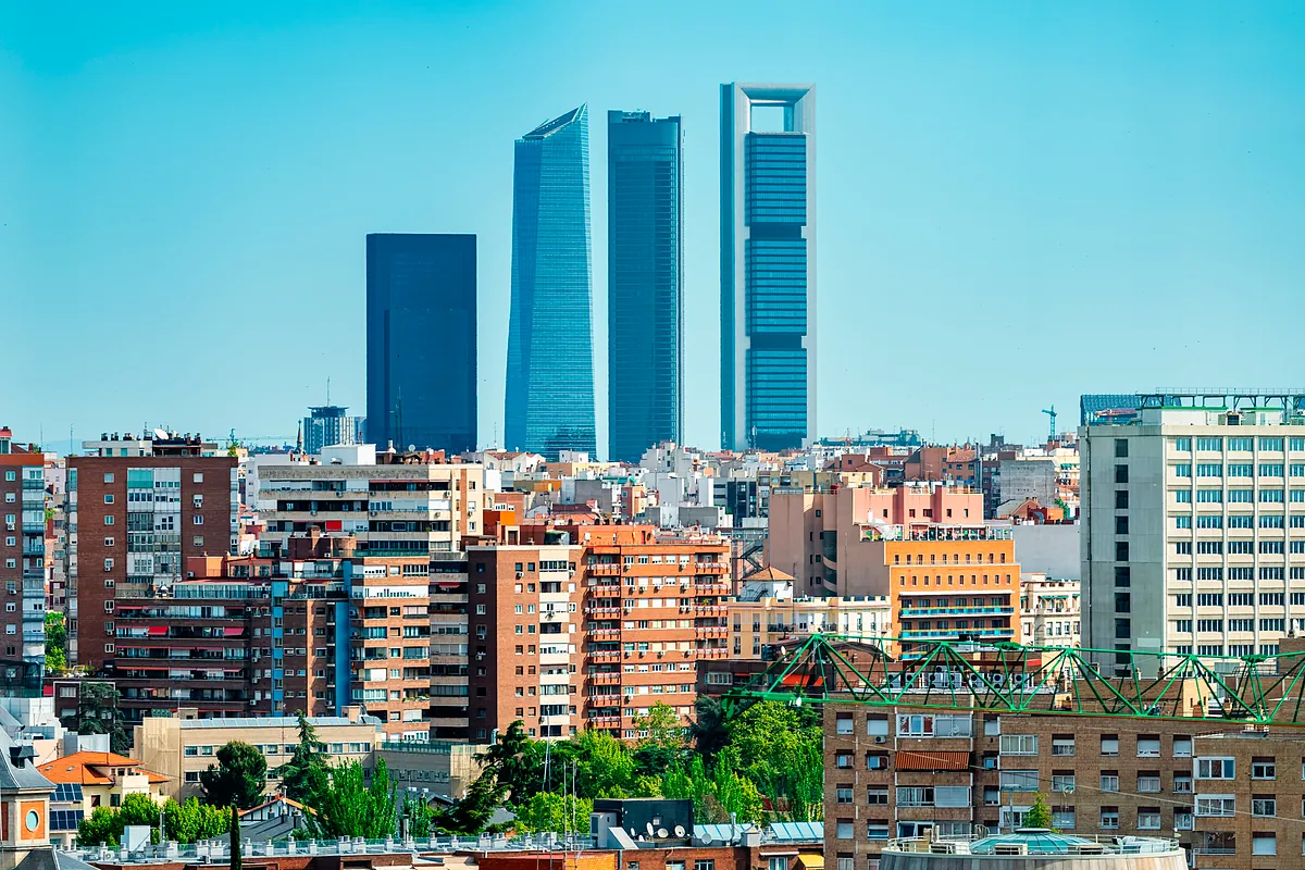 La compraventa de viviendas cae un 1,9% en octubre: ¿qué mercados se están enfriando?