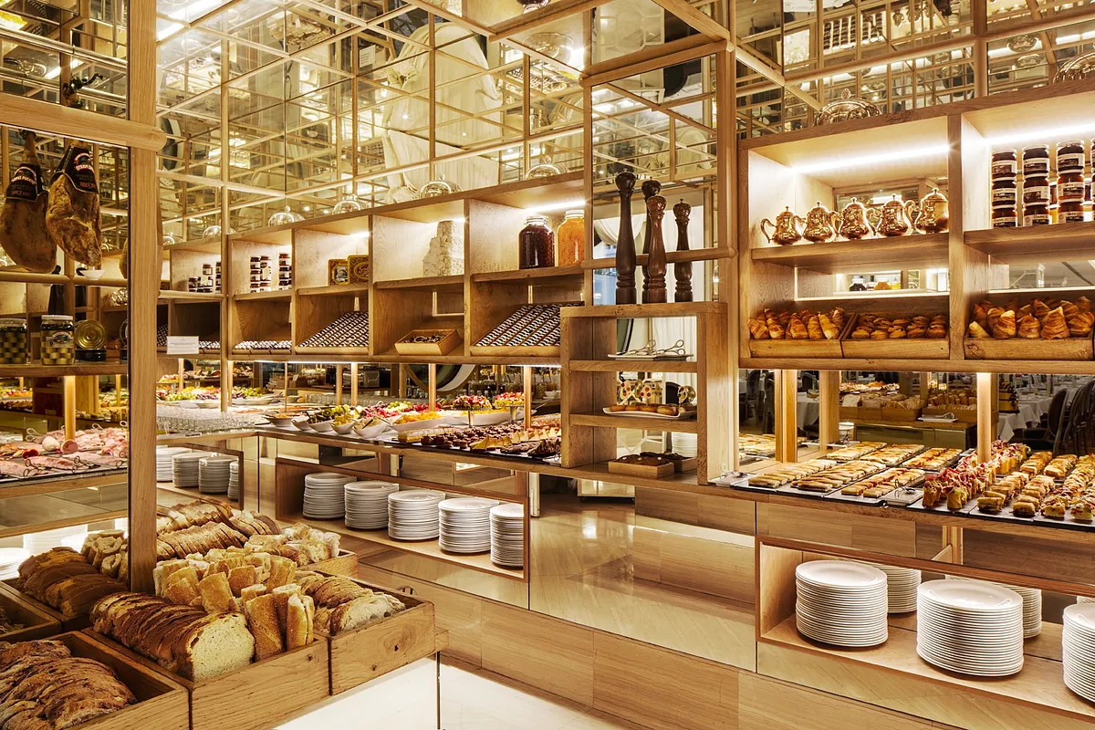 Night's embrace on Marina Belviso