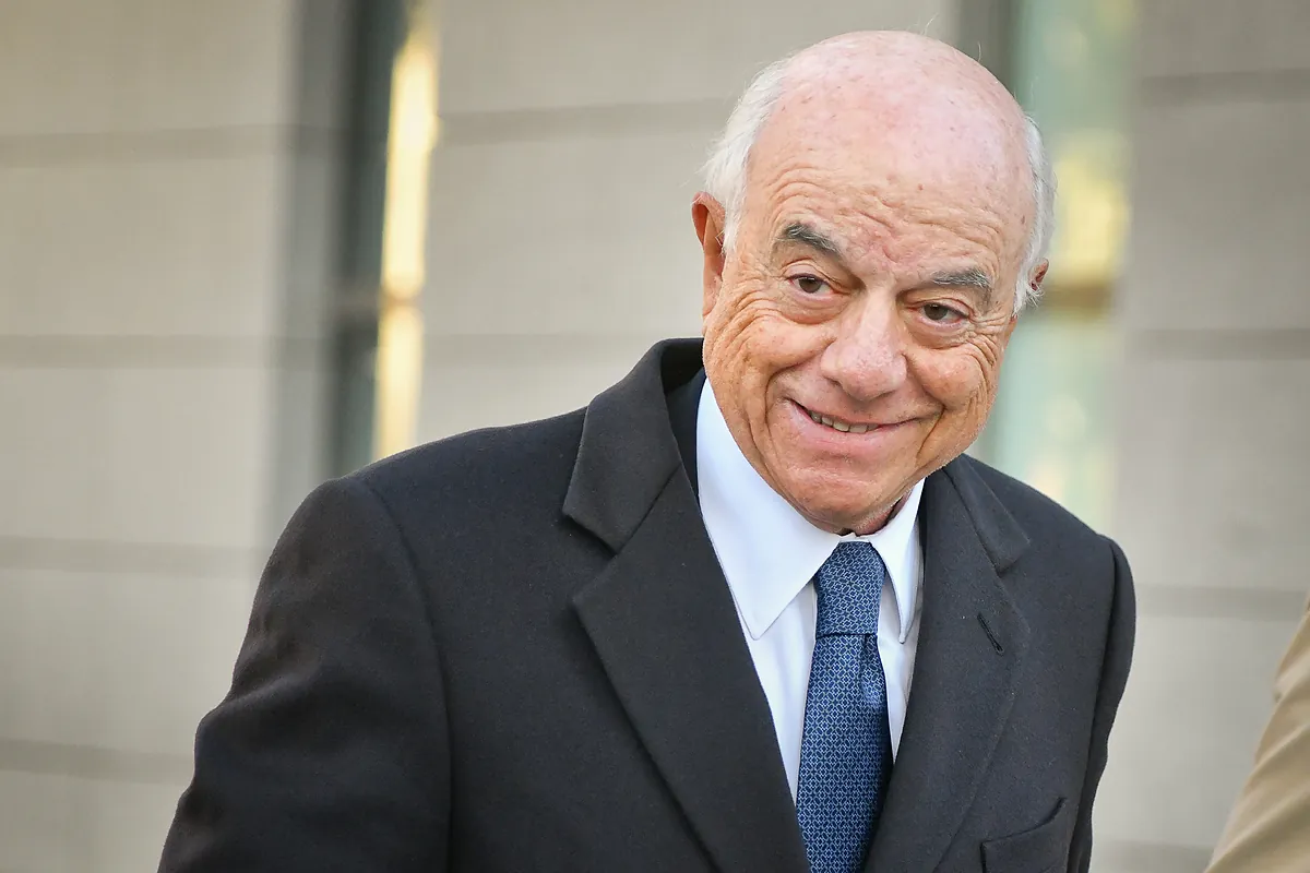 La Audiencia Nacional abre juicio contra BBVA y su expresidente Francisco González por Villarejo