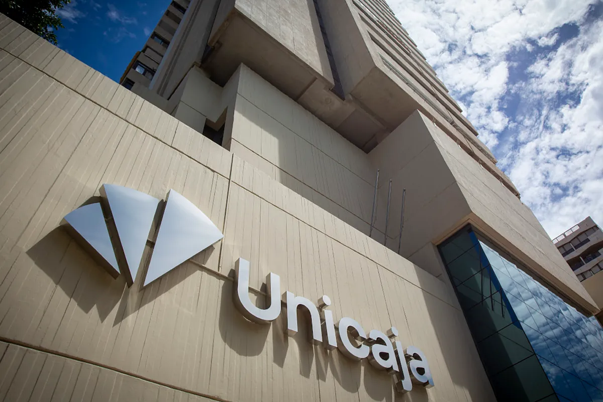 El consejo de Unicaja decide avanzar con la operación WiZink