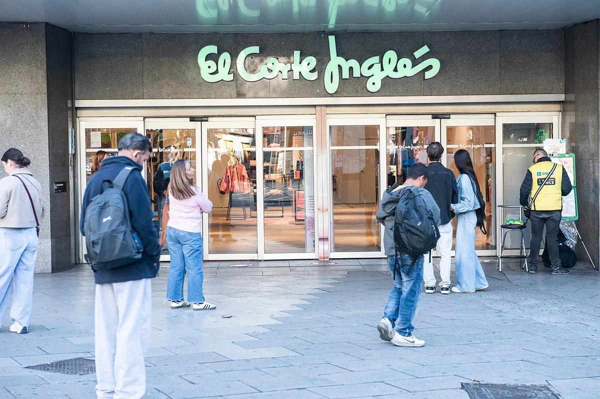 Valorian propone subir un 18% los sueldos en El Corte Inglés, Ikea o Fnac