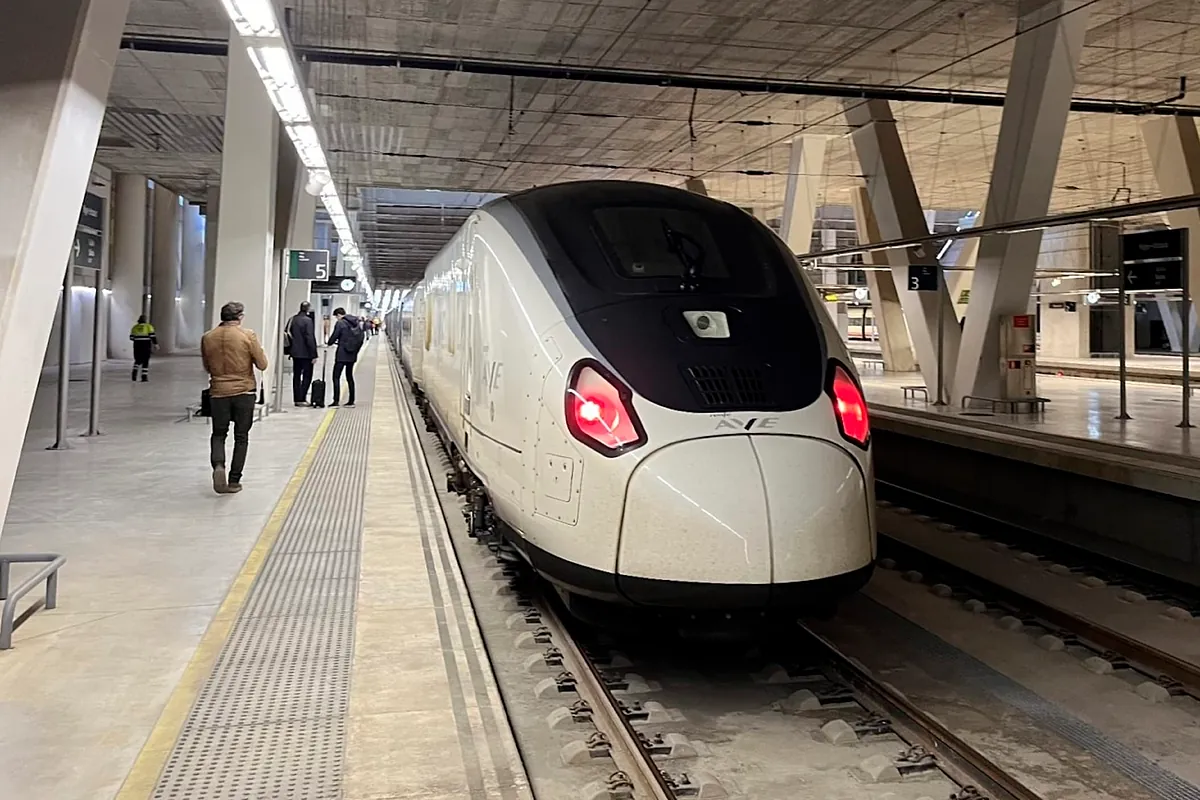 Renfe llama a capítulo a Talgo tras detectar nuevas averías en los AVE