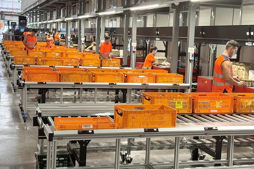 Consum destina 6,4 millones a mejorar la automatización en su almacén de Murcia