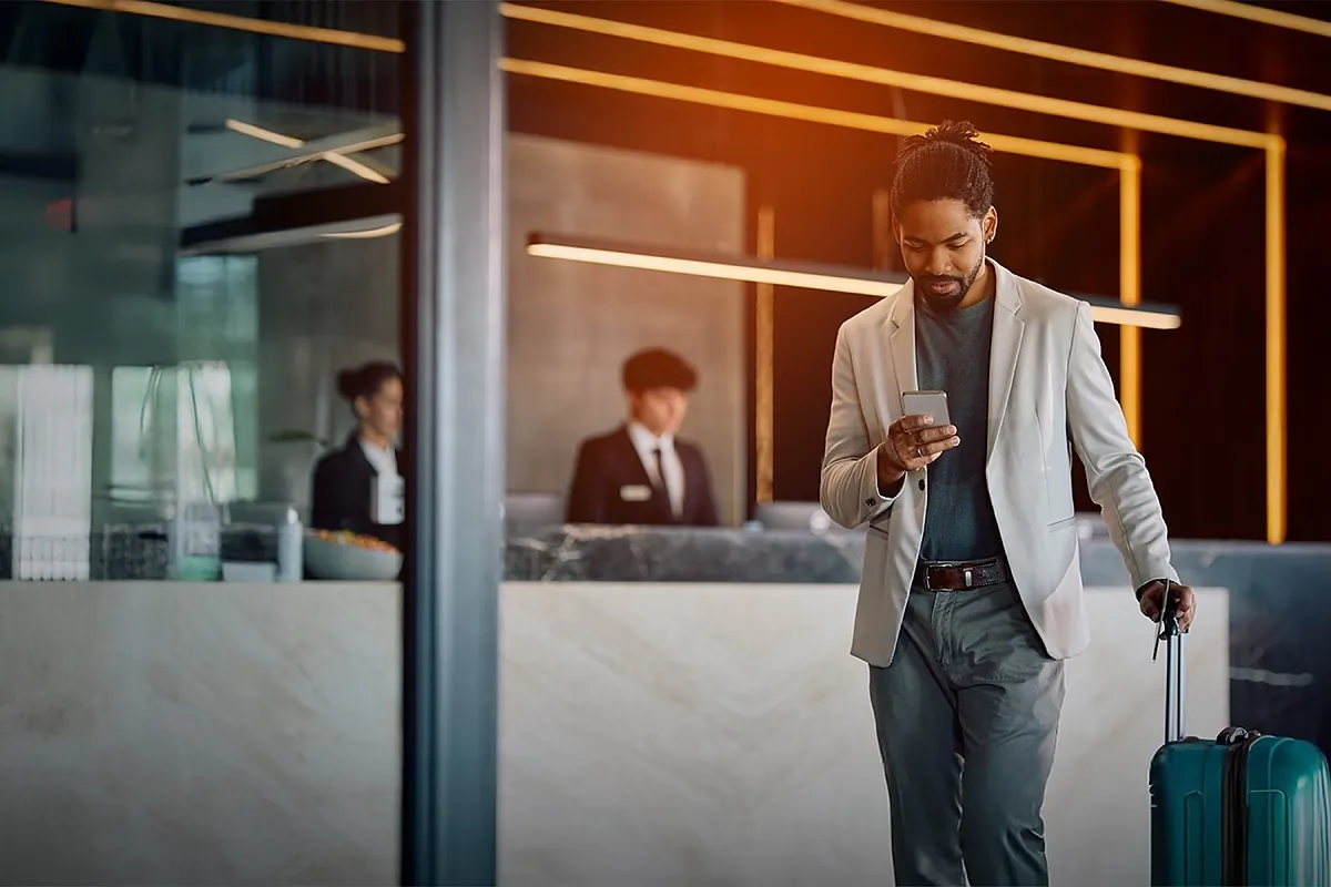 Oakley Capital compra el software de reservas hoteleras líder en España |  Empresas