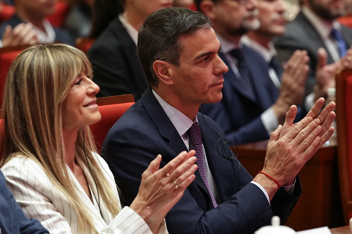 El juez Peinado abre una pieza en el 'caso Begoña Gómez' contra Barrabés por dos delitos más | Política