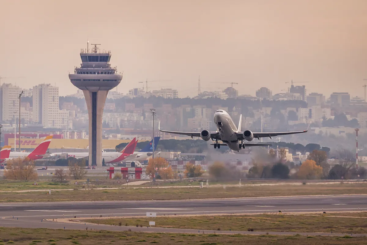 English Title: Fuel Prices Rise, Flights Stay Grounded – Europe Faces Kerosene Shortage as Airlines Brace for Summer Impact - News Directory 3
