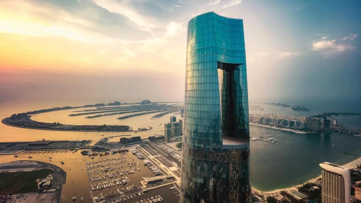 Ciel Dubai Marina: el "hotel-rascacielos" con el que Dubái vuelve al libro de los récords
