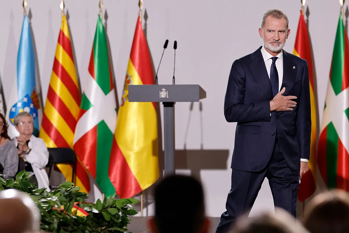 Felipe VI:  Es necesario seguir analizando las circunstancias de la tragedia