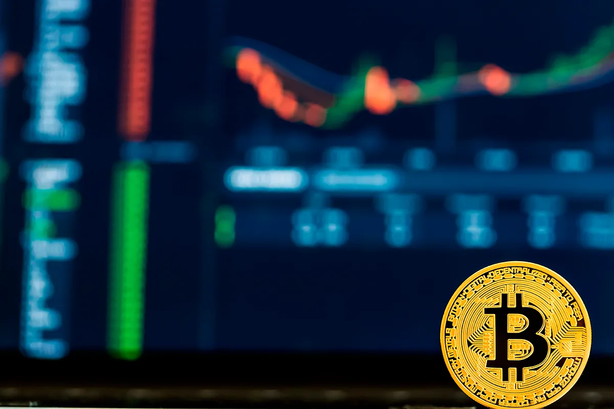 El bitcoin se afianza en niveles de 