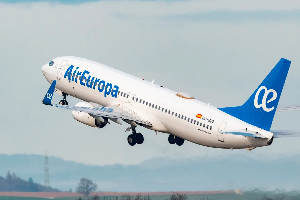 Air Europa y Air China resisten en la ruta de La Habana tras la salida de Iberia, W2F y Cubana
