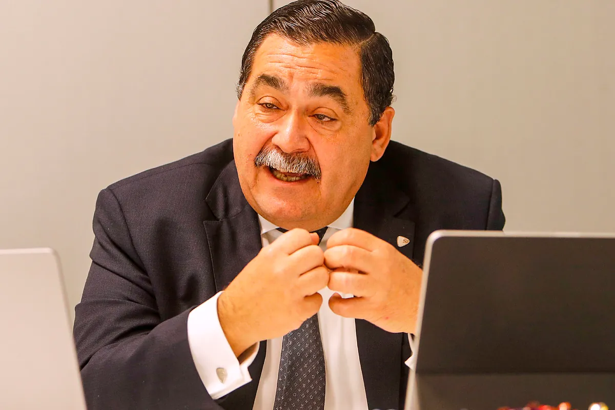 Dos clústers de defensa distintos en una semana