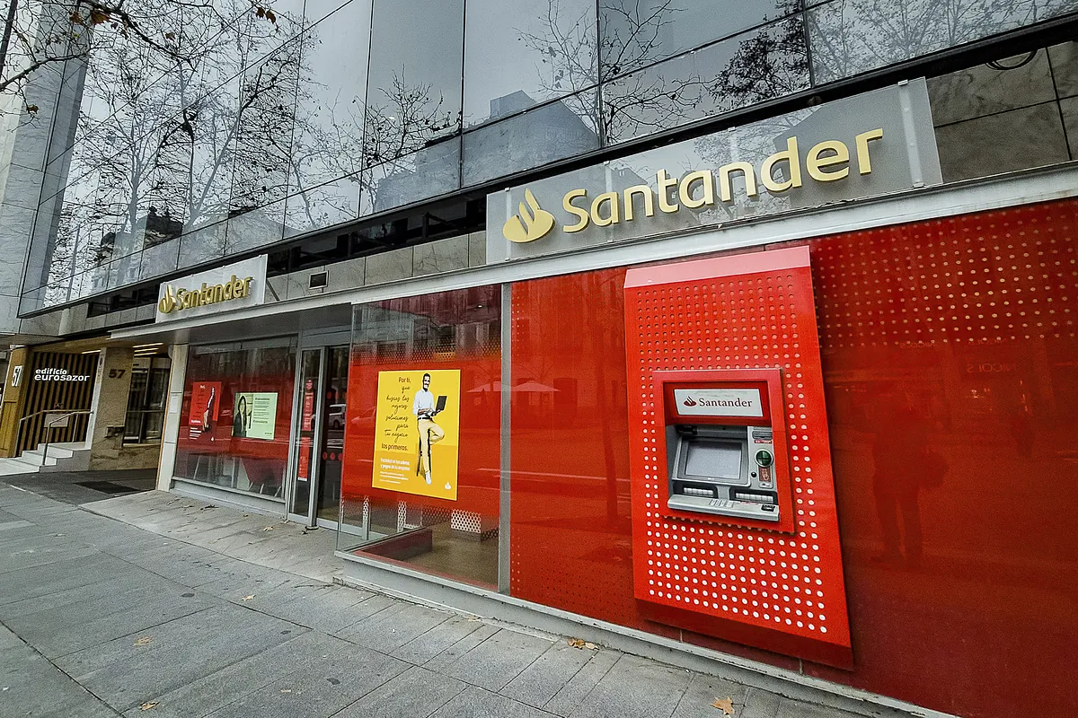 Santander lanza una herramienta para ayudar a vender en redes sociales a  los comercios y autónomos sin web | Banca