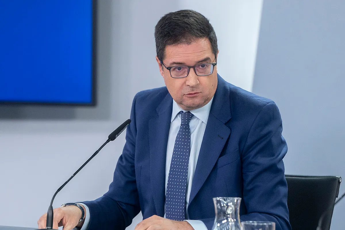 La subida de sueldo de los funcionarios será de hasta 220 euros al mes ...