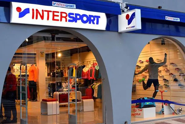Decathlon ultima la compra de la firma deportiva Intersport en España