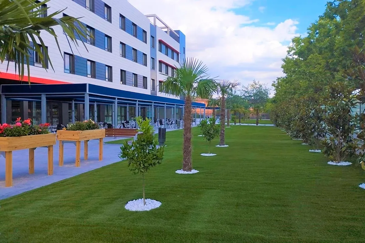 StepStone, APG y Azora redoblan la puja por las residencias de mayores