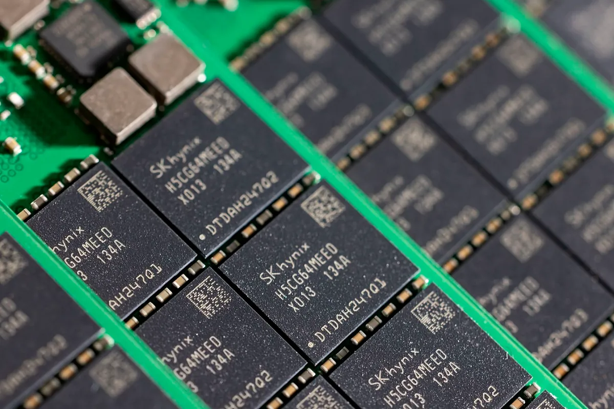 Los analistas respaldan a SK Hynix en EEUU: el 100% aconseja comprar sus acciones