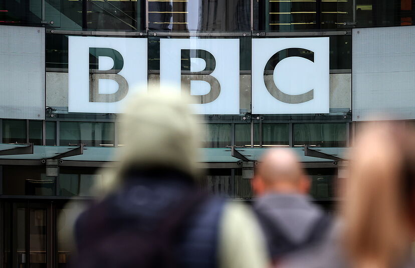 Trump amenaza con demandar a la BBC con mil millones de dólares | Política