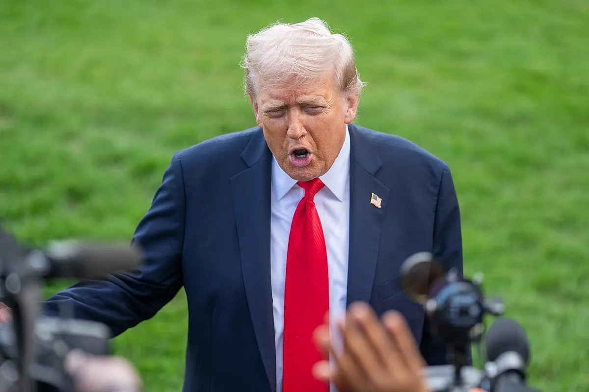 Trump exige a los países de la OTAN que dejen de comprar petróleo ruso