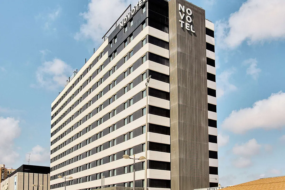 Ibervalles compra el hotel Novotel del Nuevo Centro en Valencia por 85  millones | Comunidad Valenciana