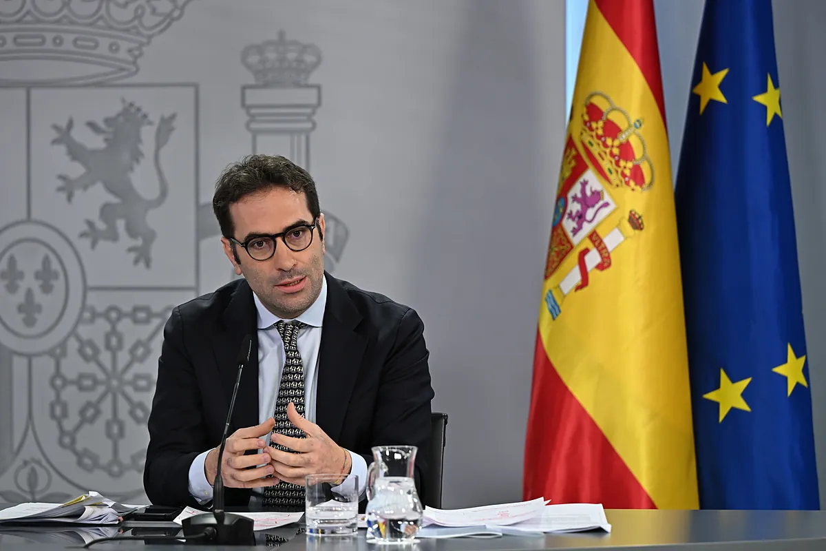 Ameshaxxx physically, her body has slender build, which