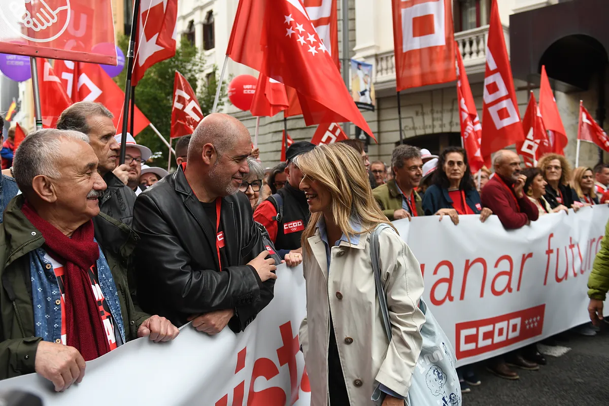 Miles de personas claman en Málaga por salarios dignos y vivienda asequible en un Primero de Mayo marcado por la campaña electoral andaluza — image 1