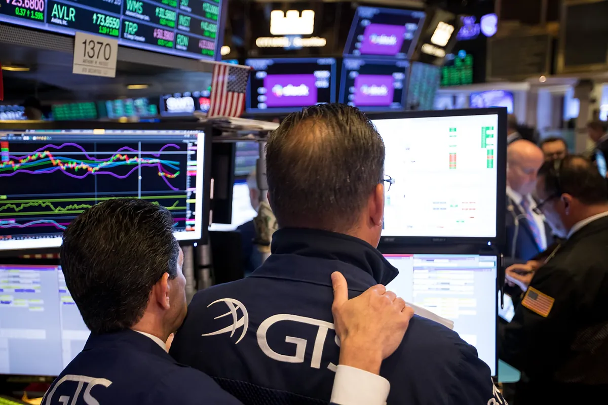 HSBC shifts its preference from stocks to government bonds